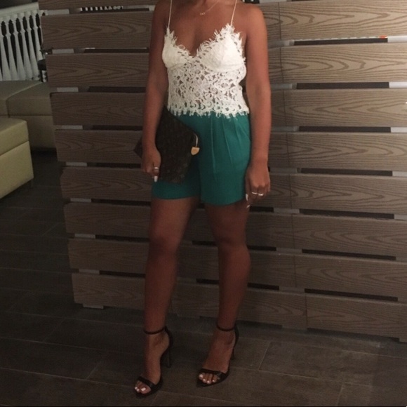 Aritzia Babaton Conan Short - Picture 7 of 7